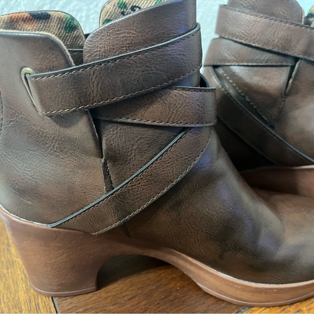 boc Women's Briley Inside Zipper Comfort Bootie Size 8M - Picture 10 of 13